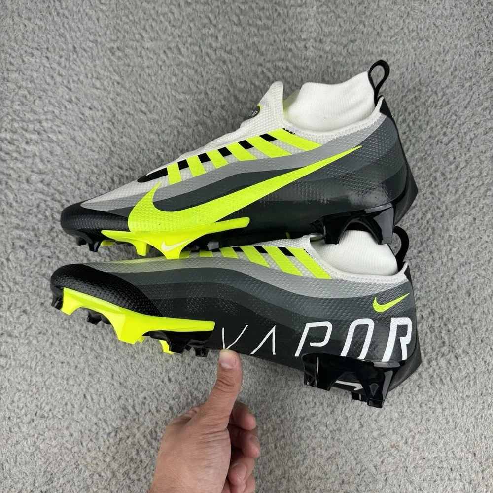 NIKE VAPOR EDGE PRO‎ 360 FOOTBALL CLEATS SIZE 11.5 VOLT WHITE BLACK DV5844-015
